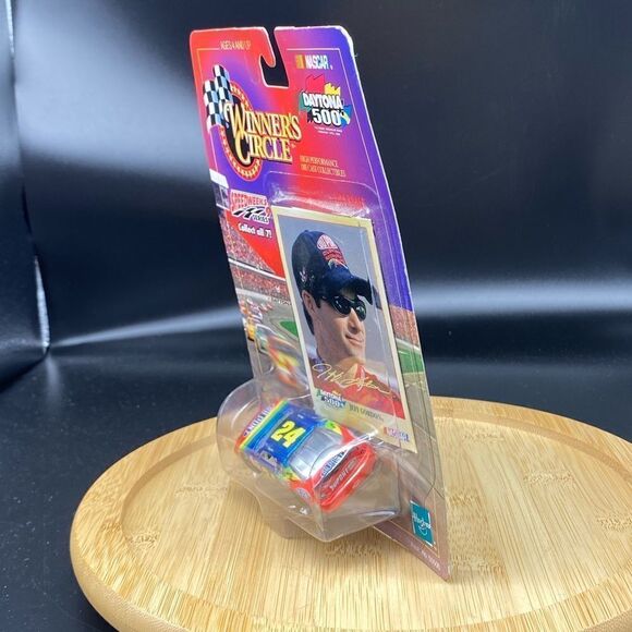 1999 1:64 scale Jeff Gordon Winners Circle car w/card from the Daytona 500 NIOB - Picture 4 of 8